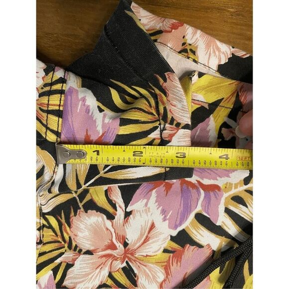 Volcom size 24 Women's Frochickie 3" Chino Shorts black floral - Picture 5 of 5